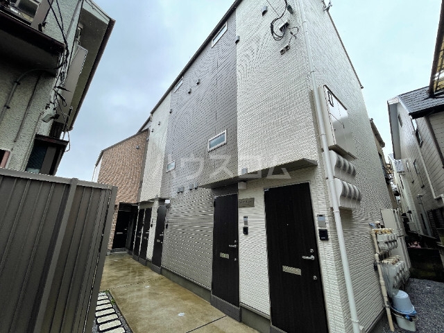 18/20 エントランス