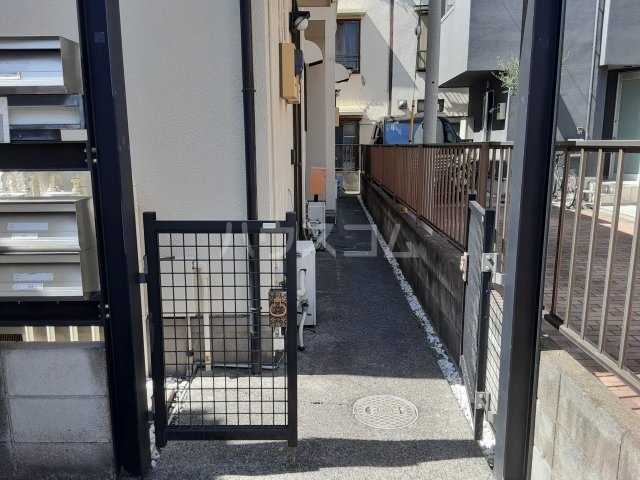 29/30 エントランス