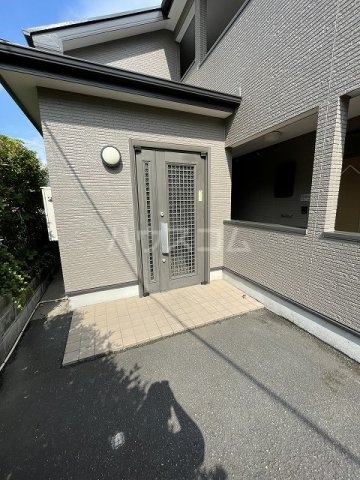 21/30 エントランス