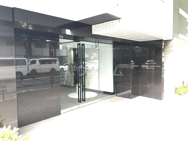 14/25 エントランス