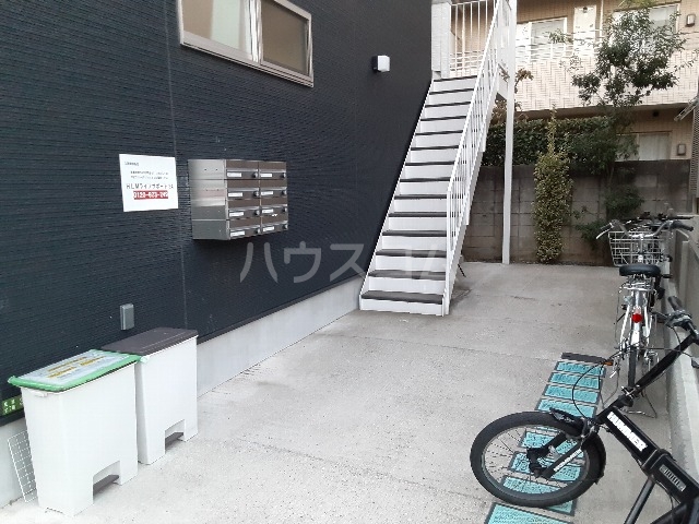 26/30 エントランス