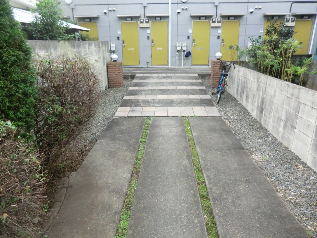 22/30 エントランス