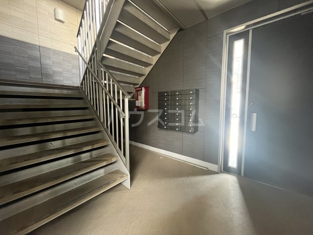 22/30 エントランス