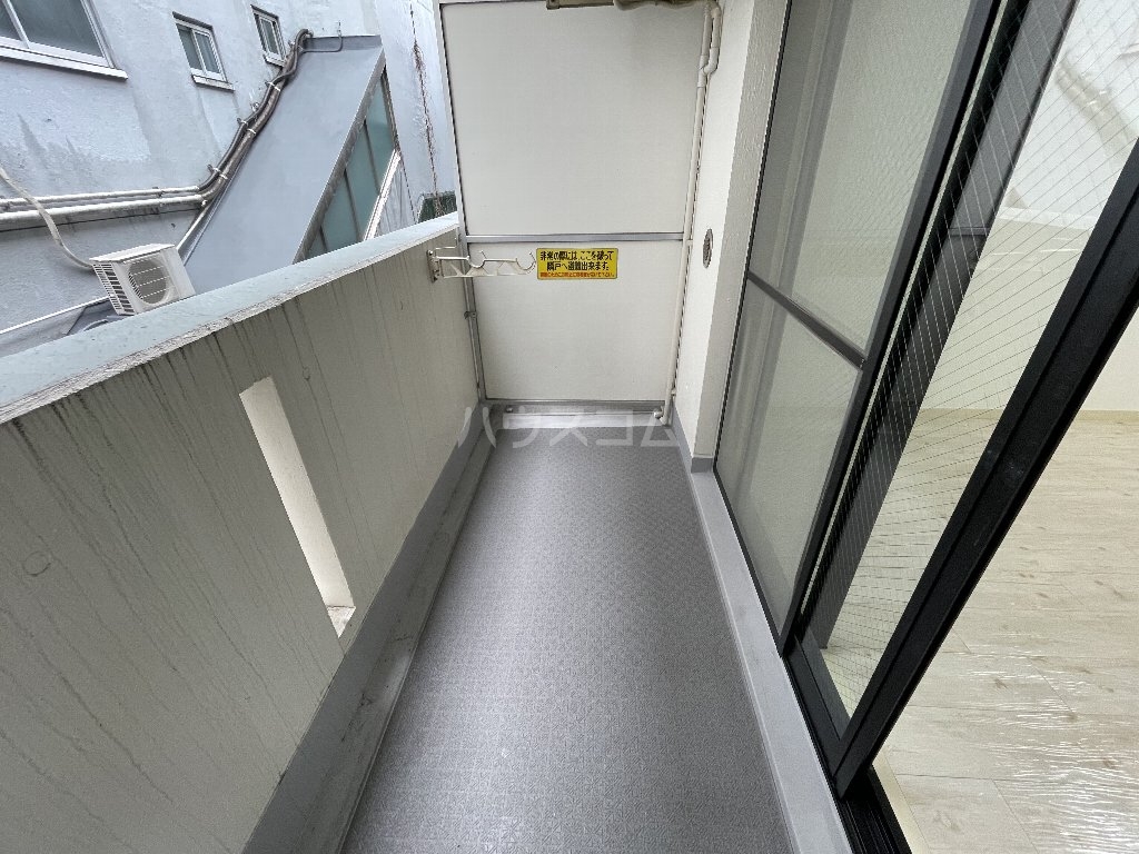 19/30 バルコニー