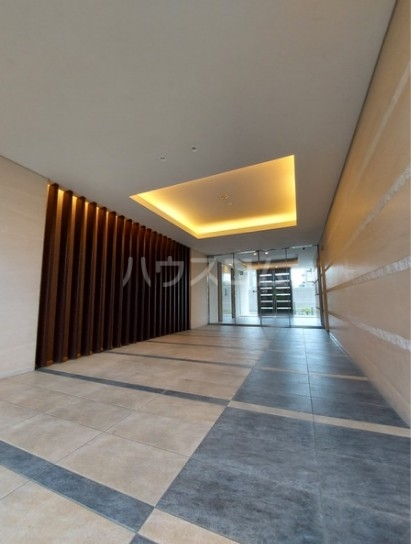 22/24 エントランス