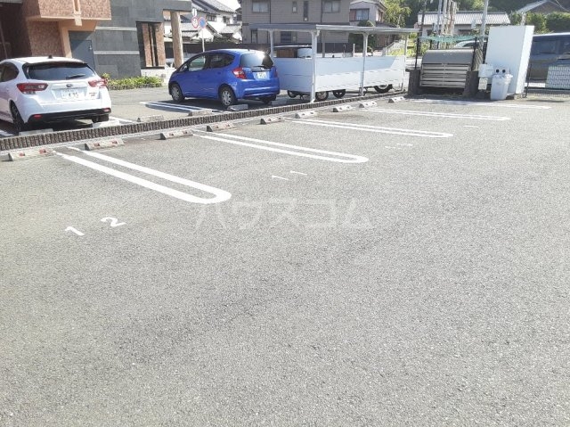 21/29 駐車場