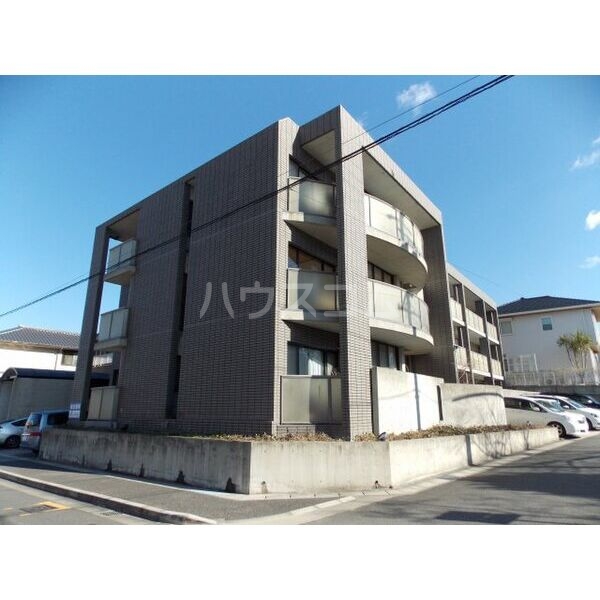 25/30 エントランス