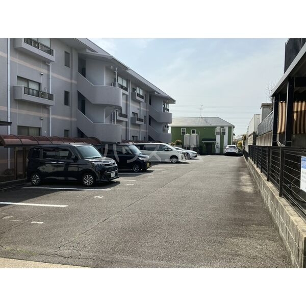 14/22 駐車場