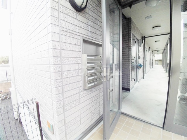 2/4 エントランス