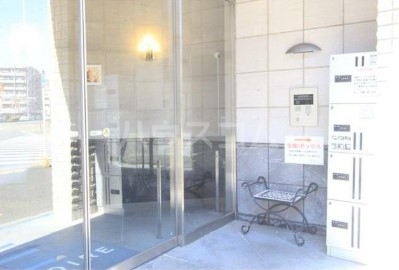 16/20 エントランス