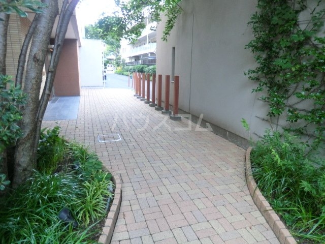 22/30 エントランス