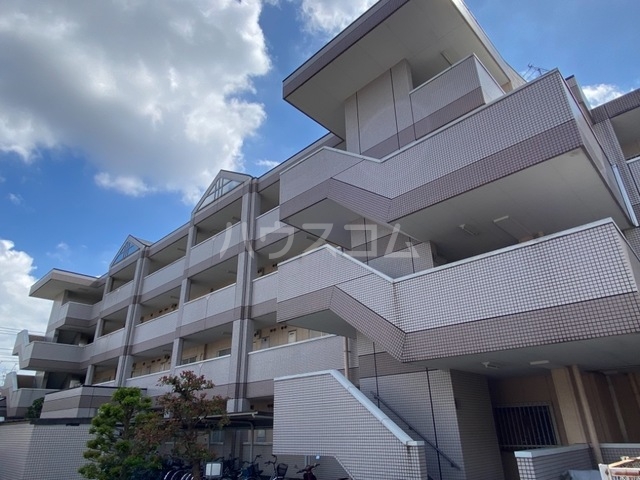 24/26 エントランス