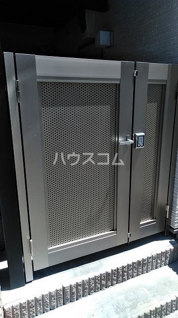 14/22 エントランス