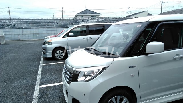 27/30 駐車場