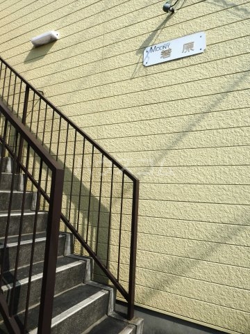 22/25 エントランス