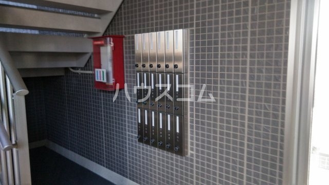 27/30 エントランス