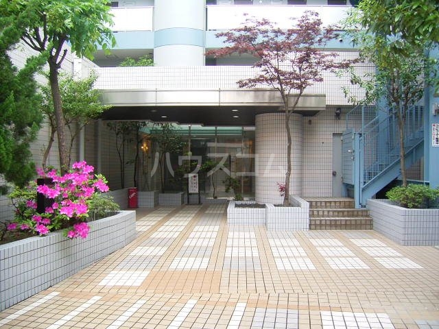 13/15 エントランス