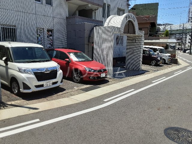 19/26 駐車場