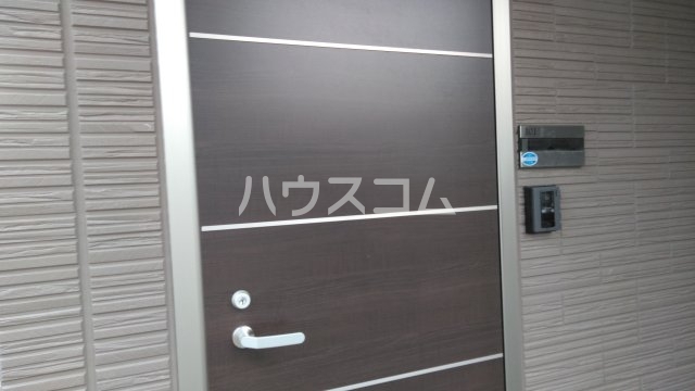 25/27 エントランス