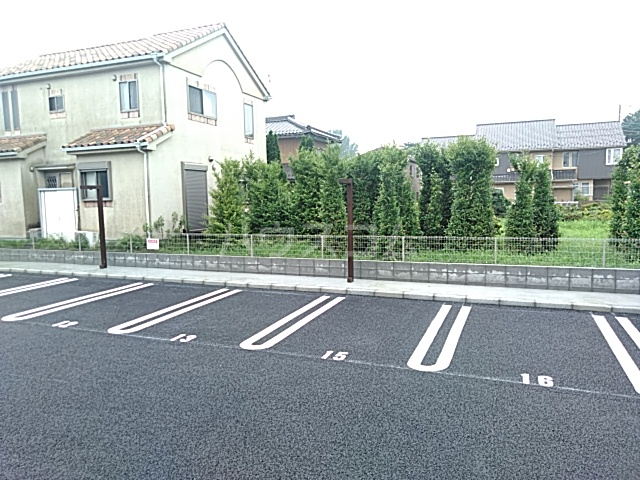 2/4 駐車場