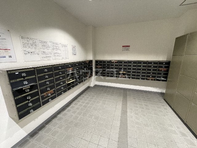 20/28 エントランス