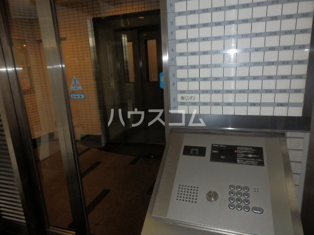 17/25 エントランス