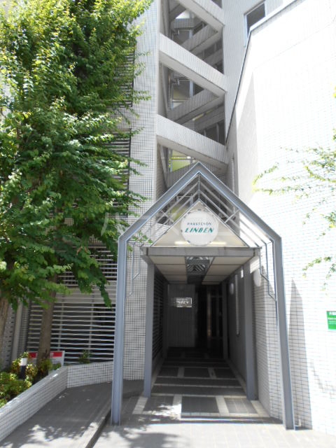 24/30 エントランス