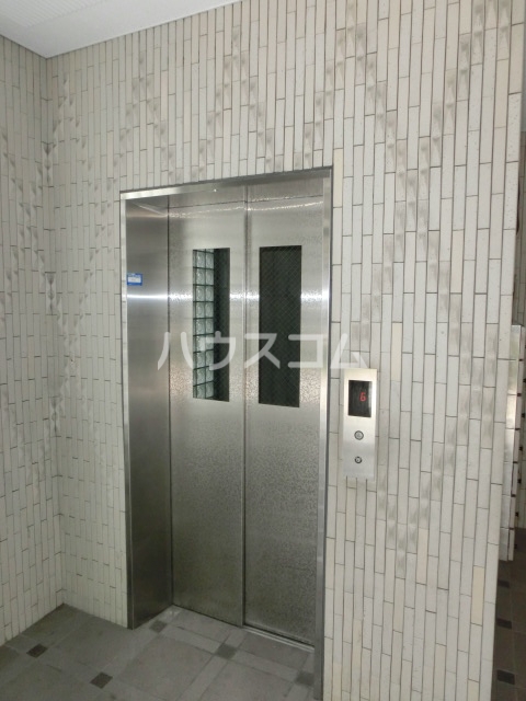 23/26 エントランス