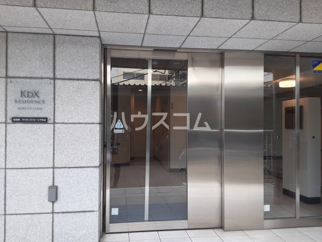 24/30 エントランス