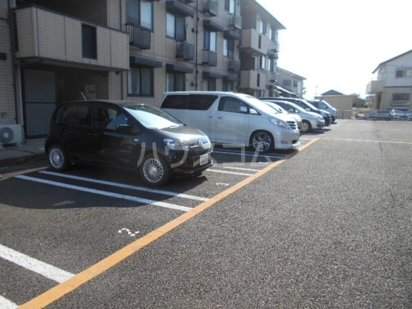 21/29 駐車場