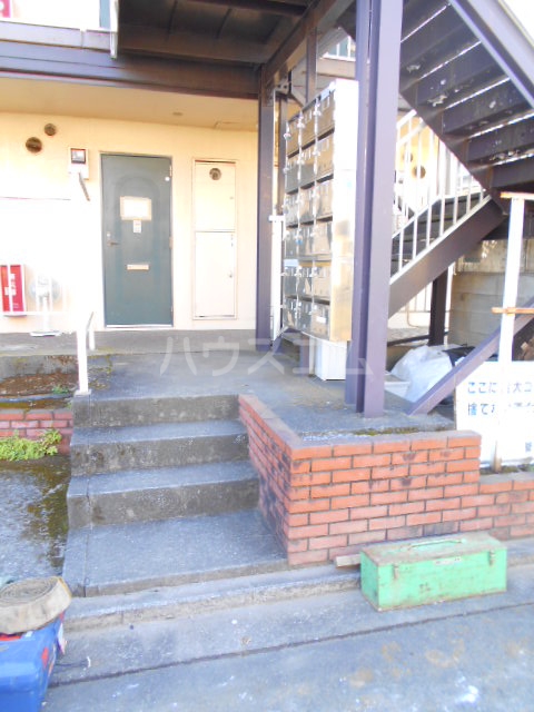 28/30 エントランス