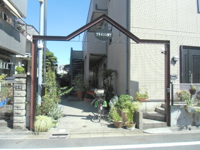 21/25 エントランス