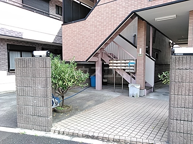 19/20 エントランス