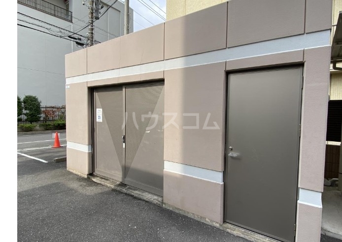 15/17 エントランス