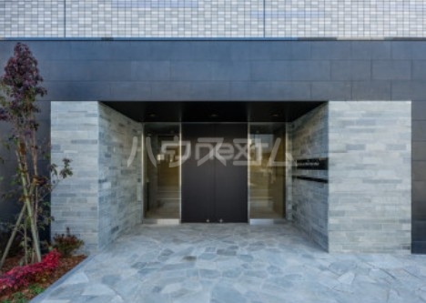 16/17 エントランス