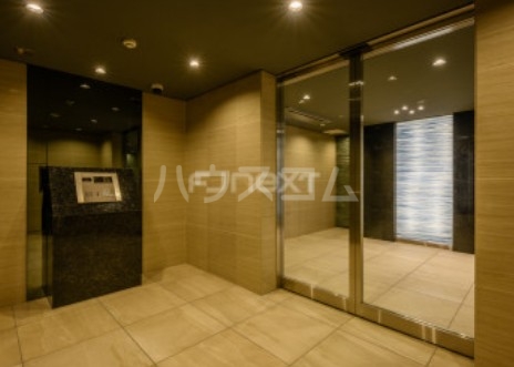 15/16 エントランス