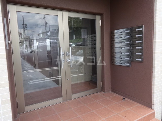 15/16 エントランス