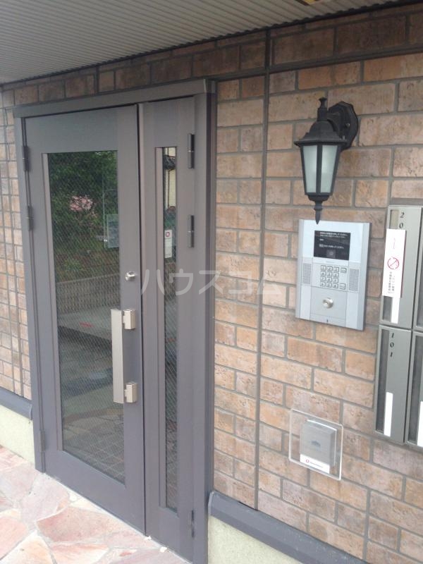 16/25 エントランス