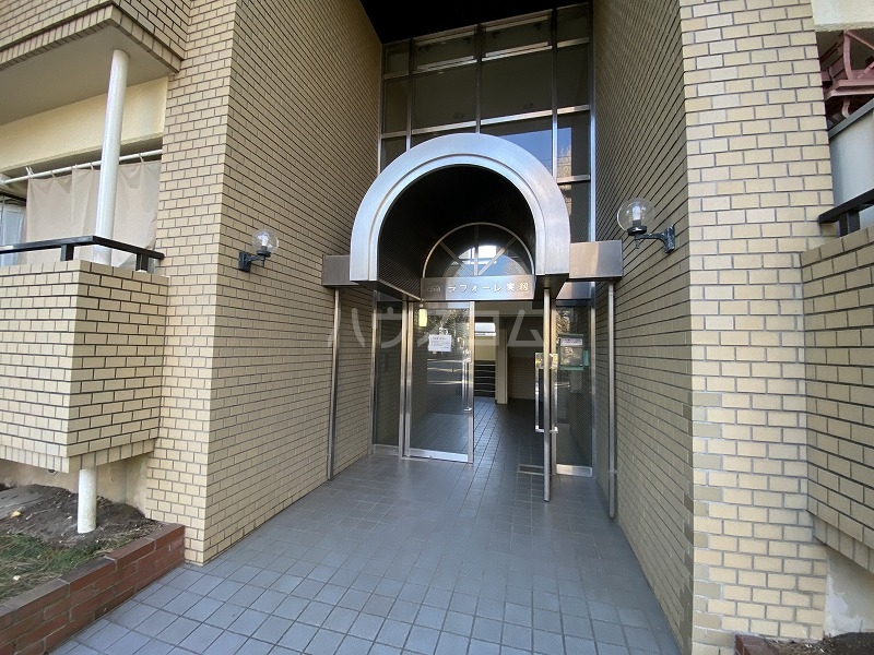 28/30 エントランス