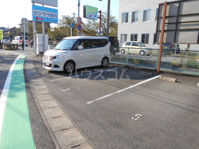 21/29 駐車場