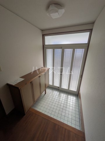 13/22 玄関