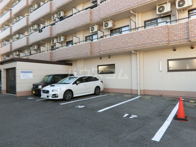 17/25 駐車場