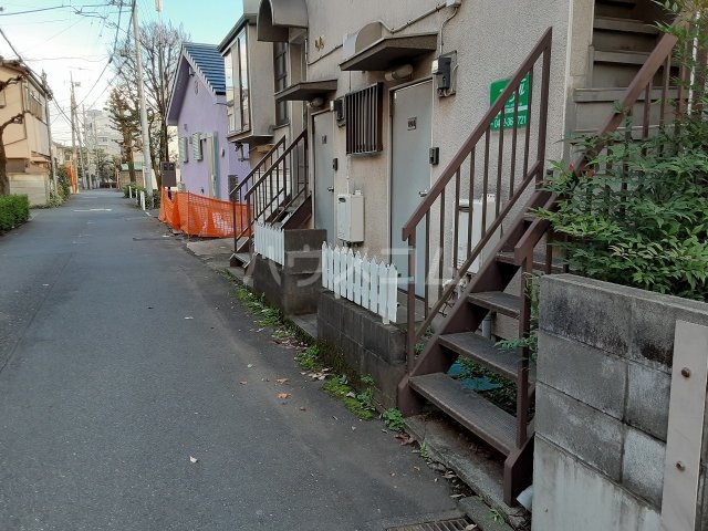 24/30 エントランス