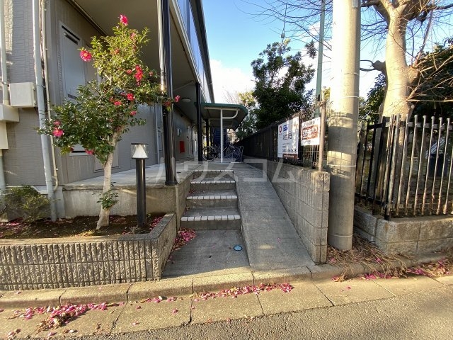 28/30 エントランス