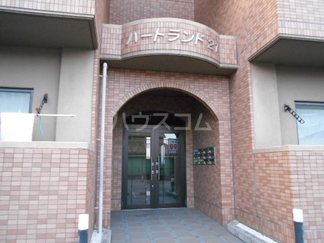 24/30 エントランス