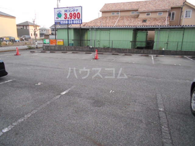 25/30 駐車場