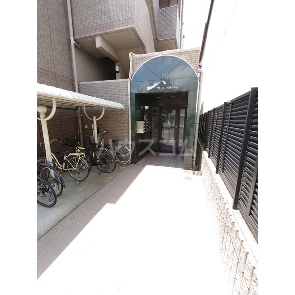 15/21 エントランス