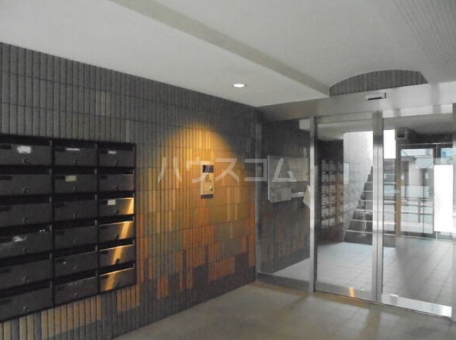 14/15 エントランス