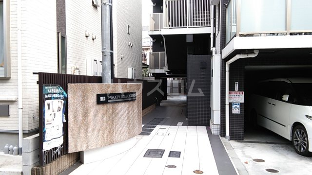 24/30 エントランス