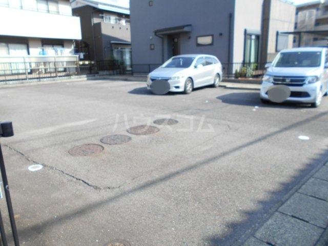 2/7 駐車場